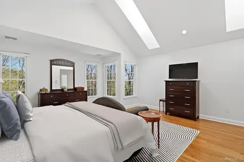 25 Hopkins Lane Armonk NY 10504