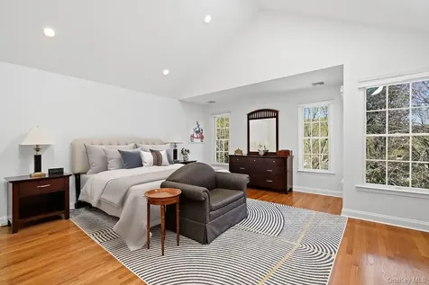 25 Hopkins Lane Armonk NY 10504