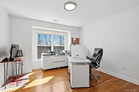 25 Hopkins Lane Armonk NY 10504