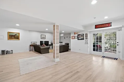25 Hopkins Lane Armonk NY 10504