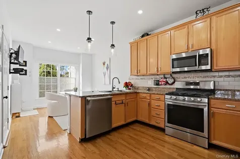 25 Hopkins Lane Armonk NY 10504