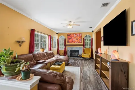3 Shang Lee Drive Manorville NY 11949