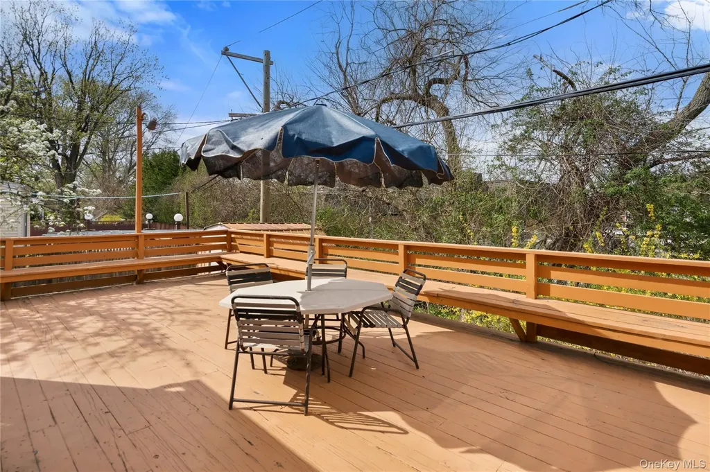 2 Starfire Lane Williston Park NY 11596