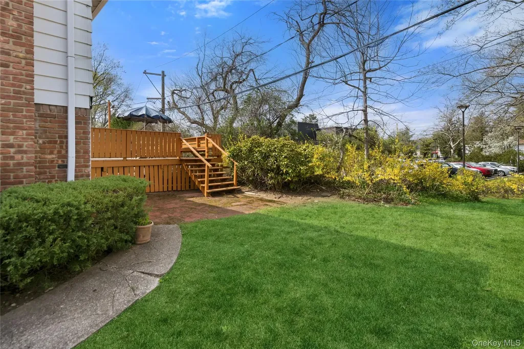 2 Starfire Lane Williston Park NY 11596