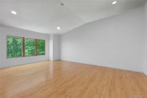 37 Sarles Street Armonk NY 10504