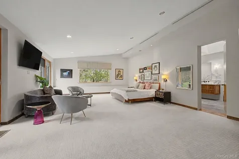 37 Sarles Street Armonk NY 10504