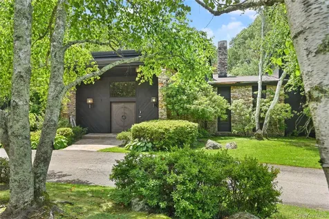 37 Sarles Street Armonk NY 10504