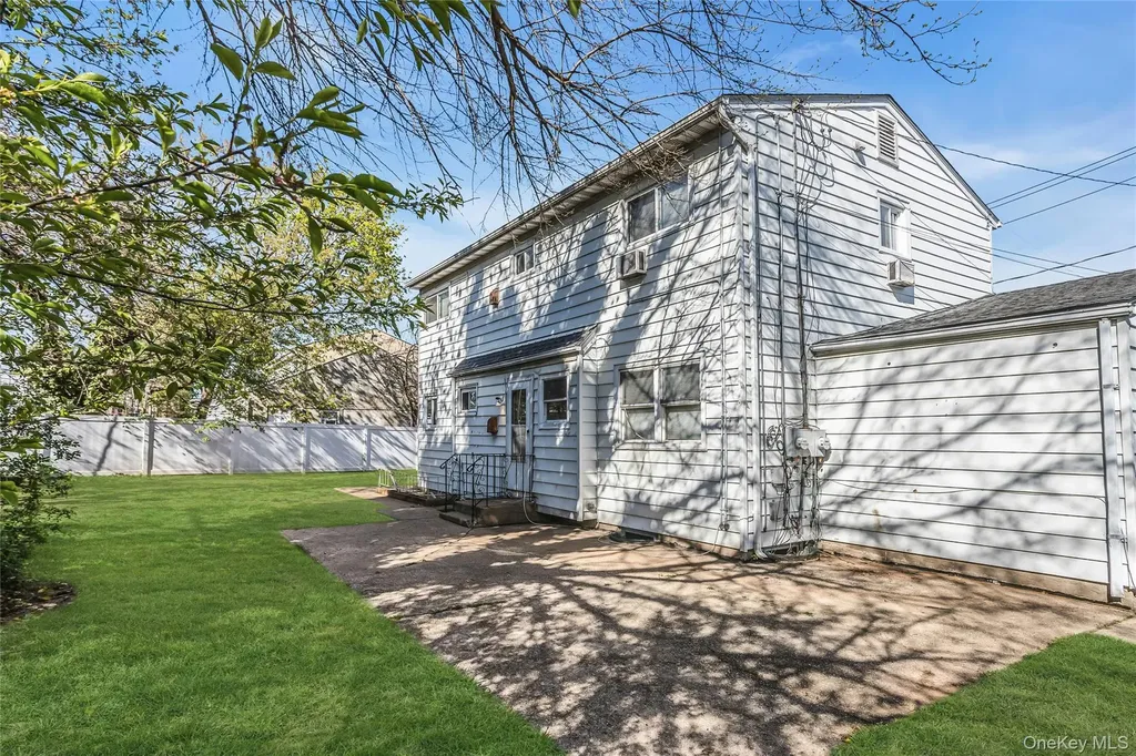 60 E Carmans Road Farmingdale NY 11735