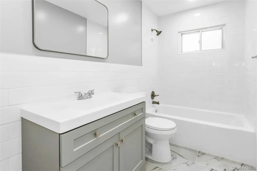 60 E Carmans Road Farmingdale NY 11735