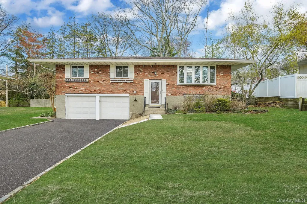 13 Bee Drive Hauppauge NY 11788