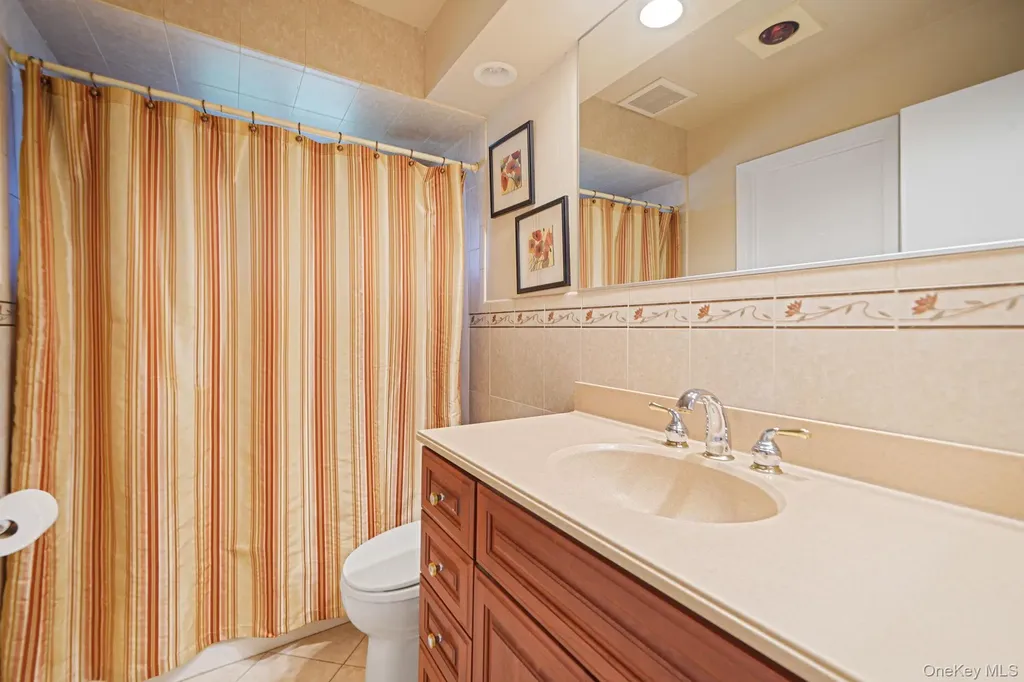 13 Bee Drive Hauppauge NY 11788