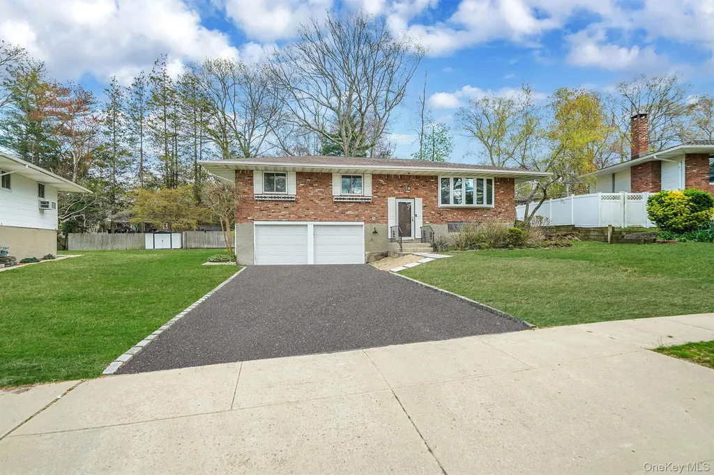 13 Bee Drive Hauppauge NY 11788