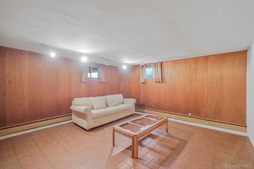 13 Bee Drive Hauppauge NY 11788