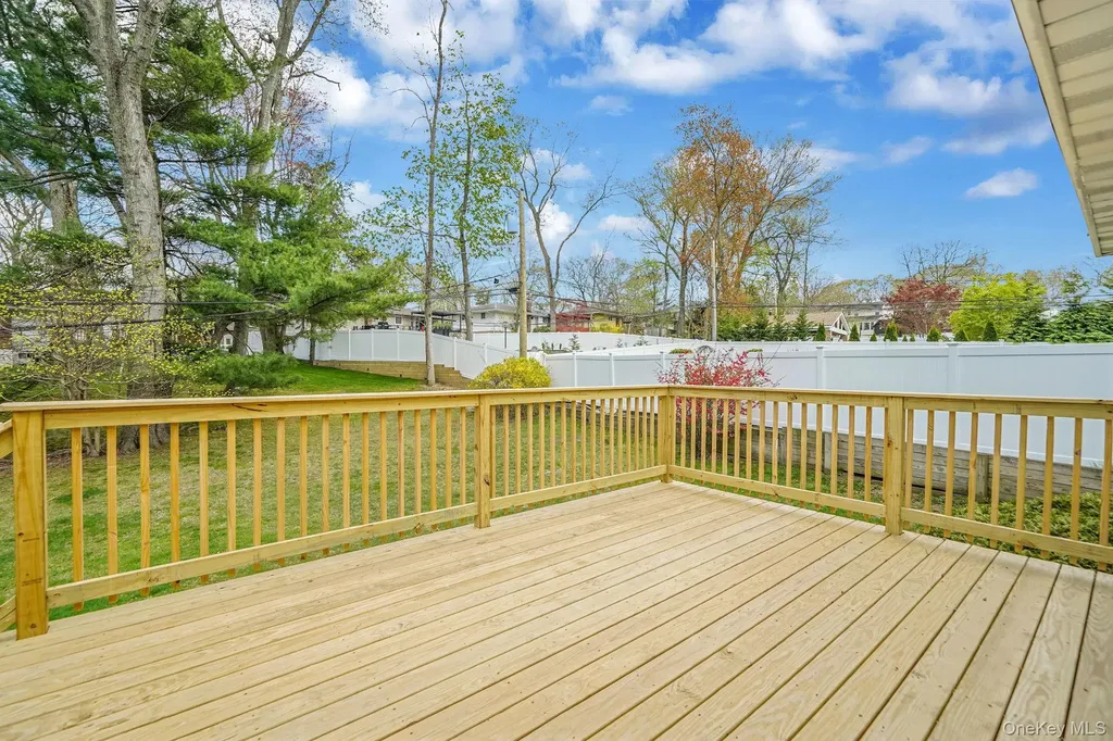 13 Bee Drive Hauppauge NY 11788