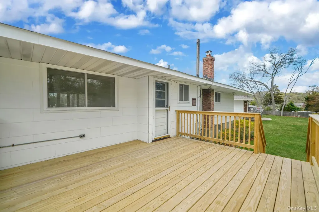 13 Bee Drive Hauppauge NY 11788