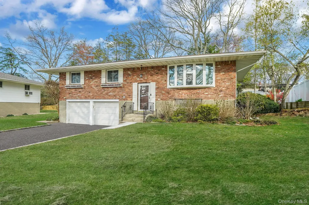 13 Bee Drive Hauppauge NY 11788