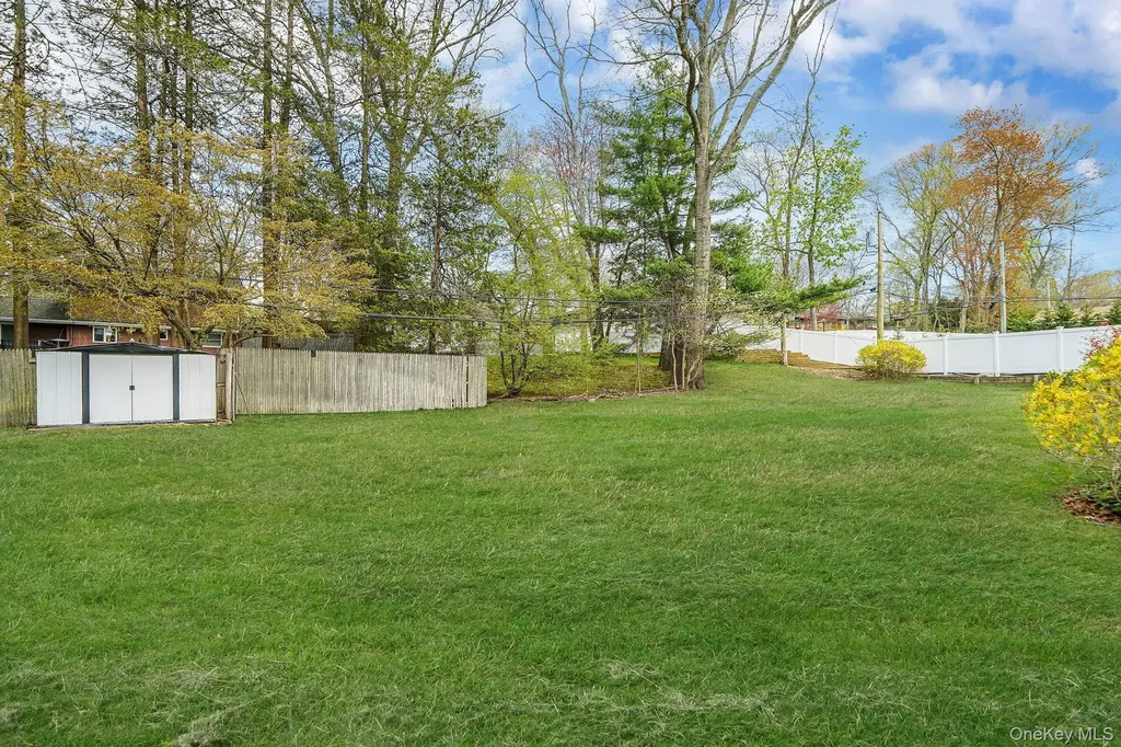 13 Bee Drive Hauppauge NY 11788