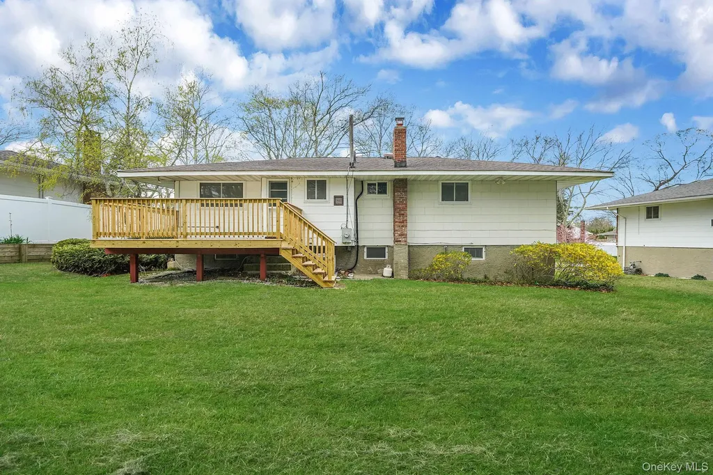 13 Bee Drive Hauppauge NY 11788