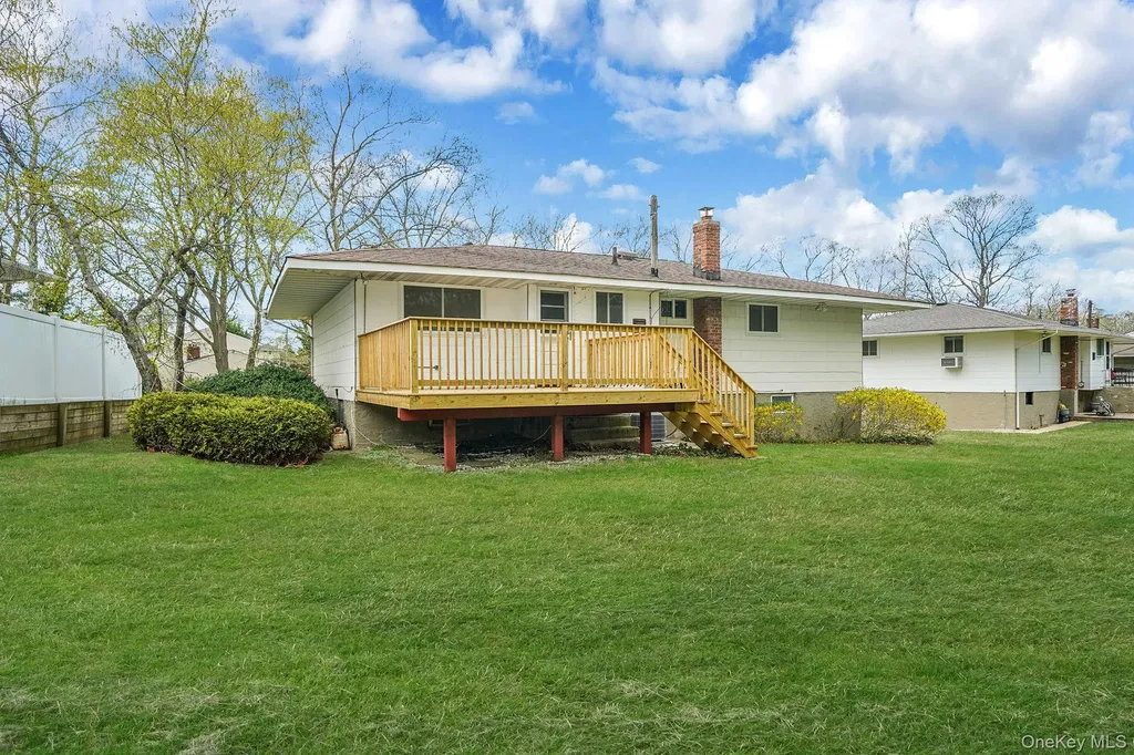 13 Bee Drive Hauppauge NY 11788
