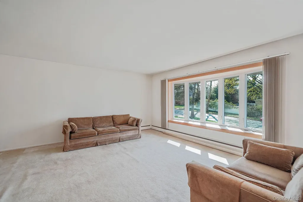 13 Bee Drive Hauppauge NY 11788