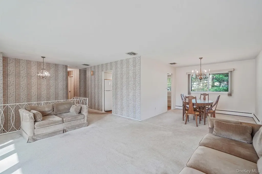 13 Bee Drive Hauppauge NY 11788