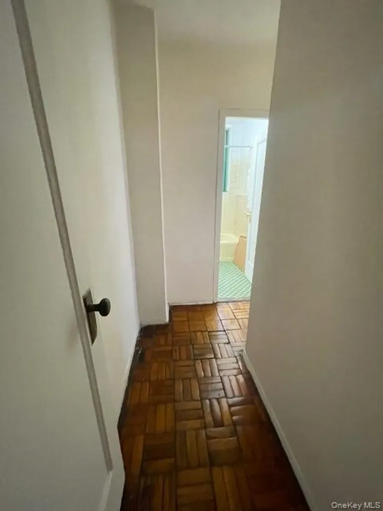 24 Metropolitan Oval Bronx NY 10462