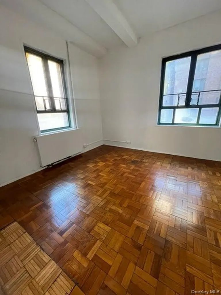 24 Metropolitan Oval Bronx NY 10462
