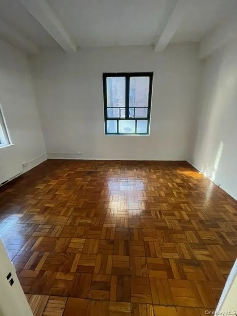 24 Metropolitan Oval Bronx NY 10462