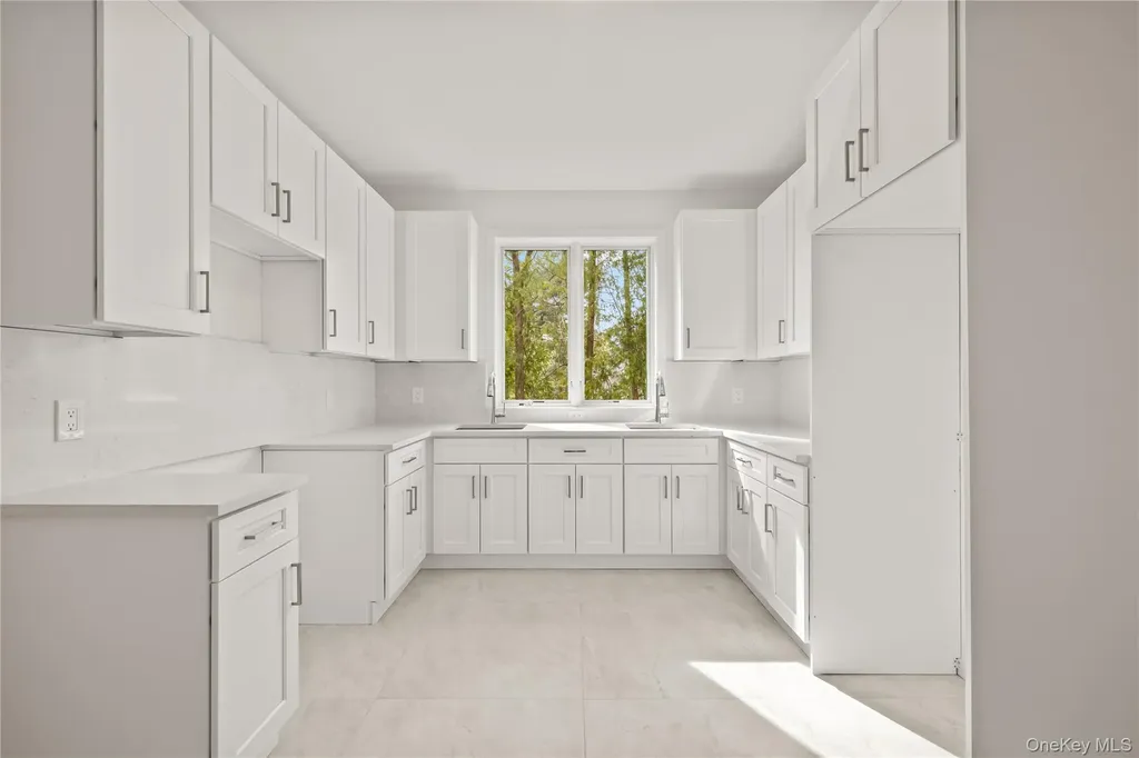 5 Mirror Lake Road Spring Valley NY 10977