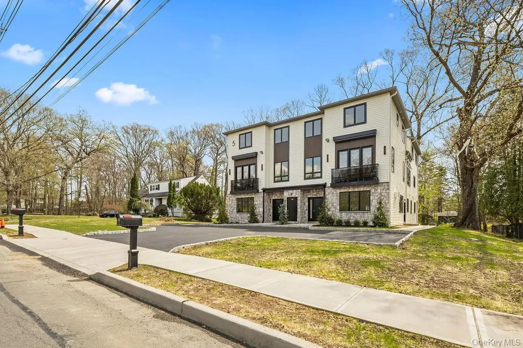 5 Mirror Lake Road Spring Valley NY 10977