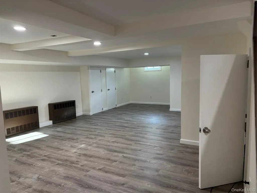 39 Buckingham Place Lynbrook NY 11563