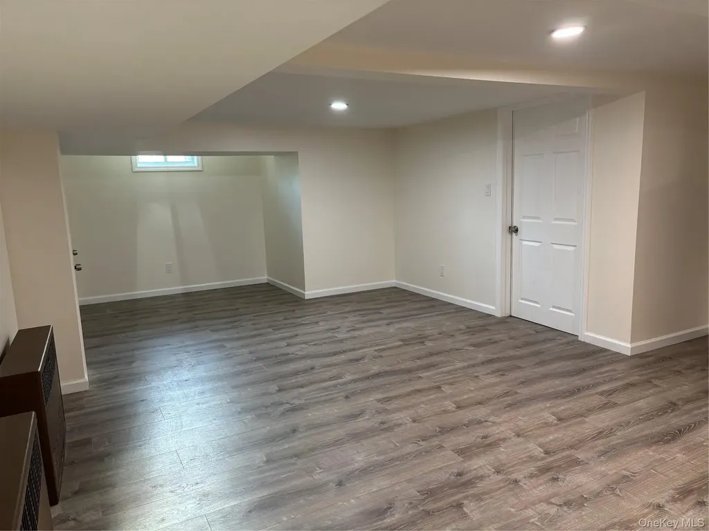 39 Buckingham Place Lynbrook NY 11563
