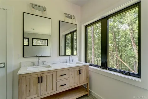 119 Overlook Circle Fremont Center NY 12736