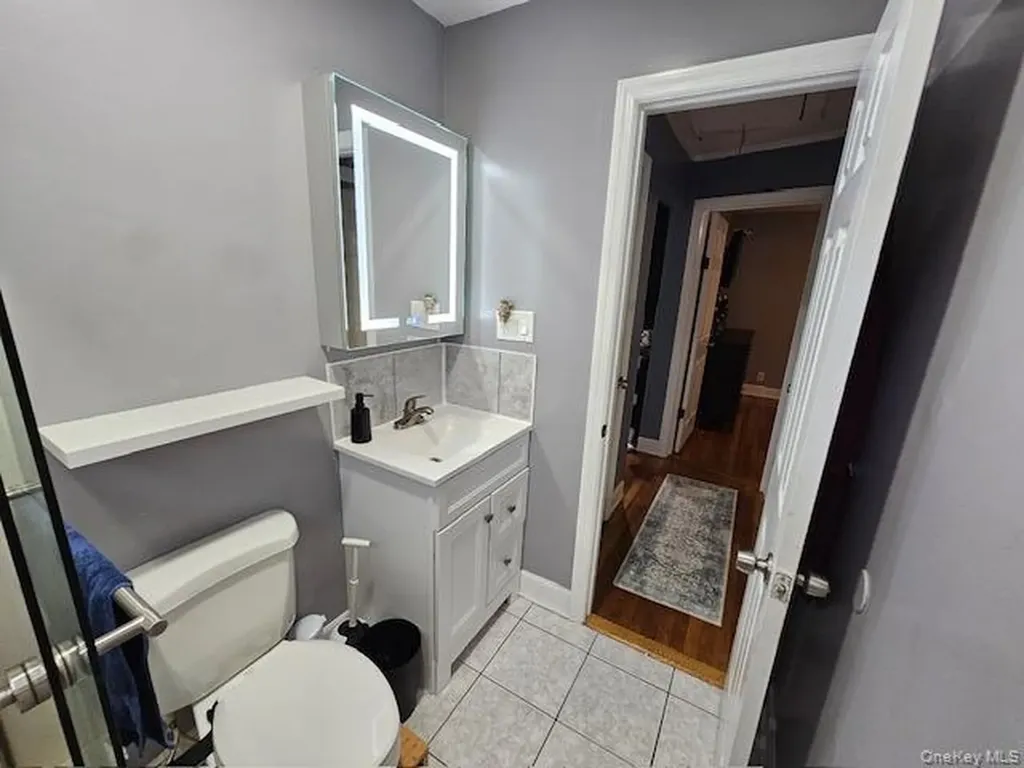 18 Robert Street Freeport NY 11520