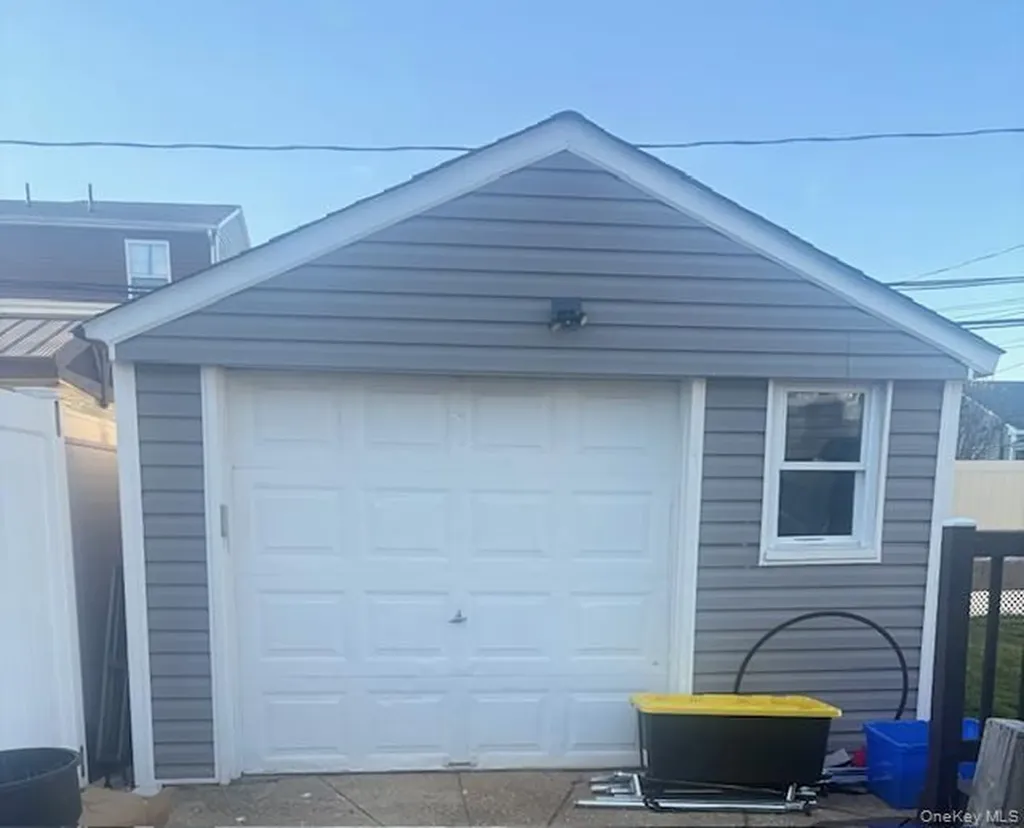 18 Robert Street Freeport NY 11520