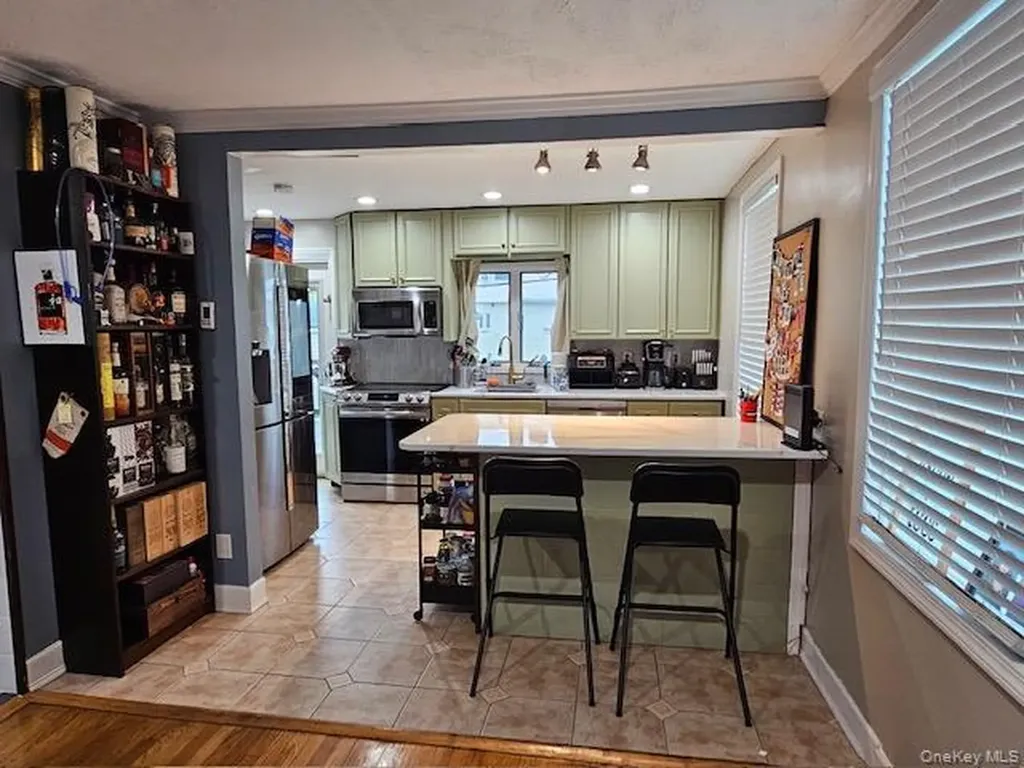 18 Robert Street Freeport NY 11520