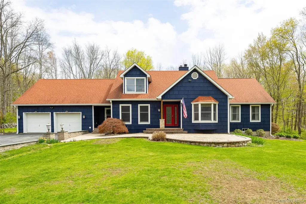 64 Travis Road Pleasant Valley NY 12538
