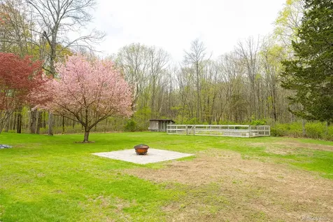 64 Travis Road Pleasant Valley NY 12538