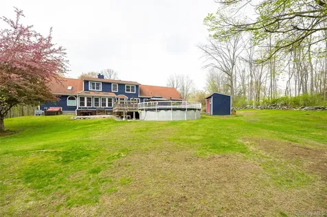 64 Travis Road Pleasant Valley NY 12538