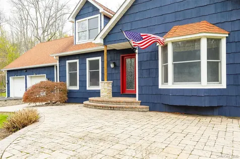64 Travis Road Pleasant Valley NY 12538