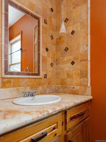 64 Travis Road Pleasant Valley NY 12538