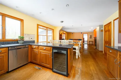 64 Travis Road Pleasant Valley NY 12538
