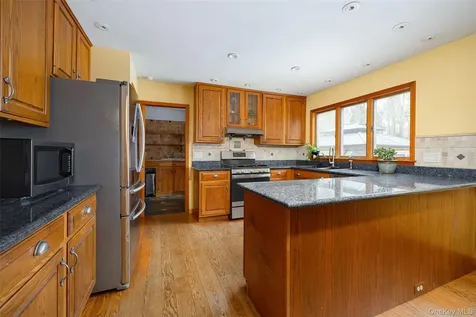 64 Travis Road Pleasant Valley NY 12538