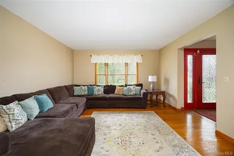 64 Travis Road Pleasant Valley NY 12538