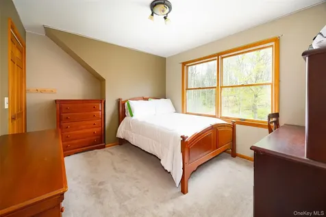 64 Travis Road Pleasant Valley NY 12538