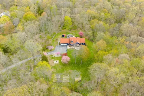 64 Travis Road Pleasant Valley NY 12538