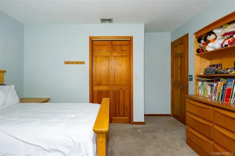 64 Travis Road Pleasant Valley NY 12538