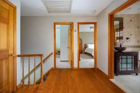 64 Travis Road Pleasant Valley NY 12538