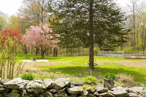64 Travis Road Pleasant Valley NY 12538