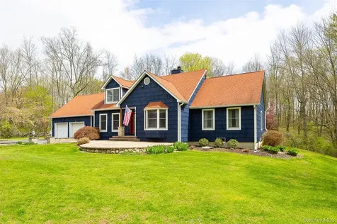 64 Travis Road Pleasant Valley NY 12538